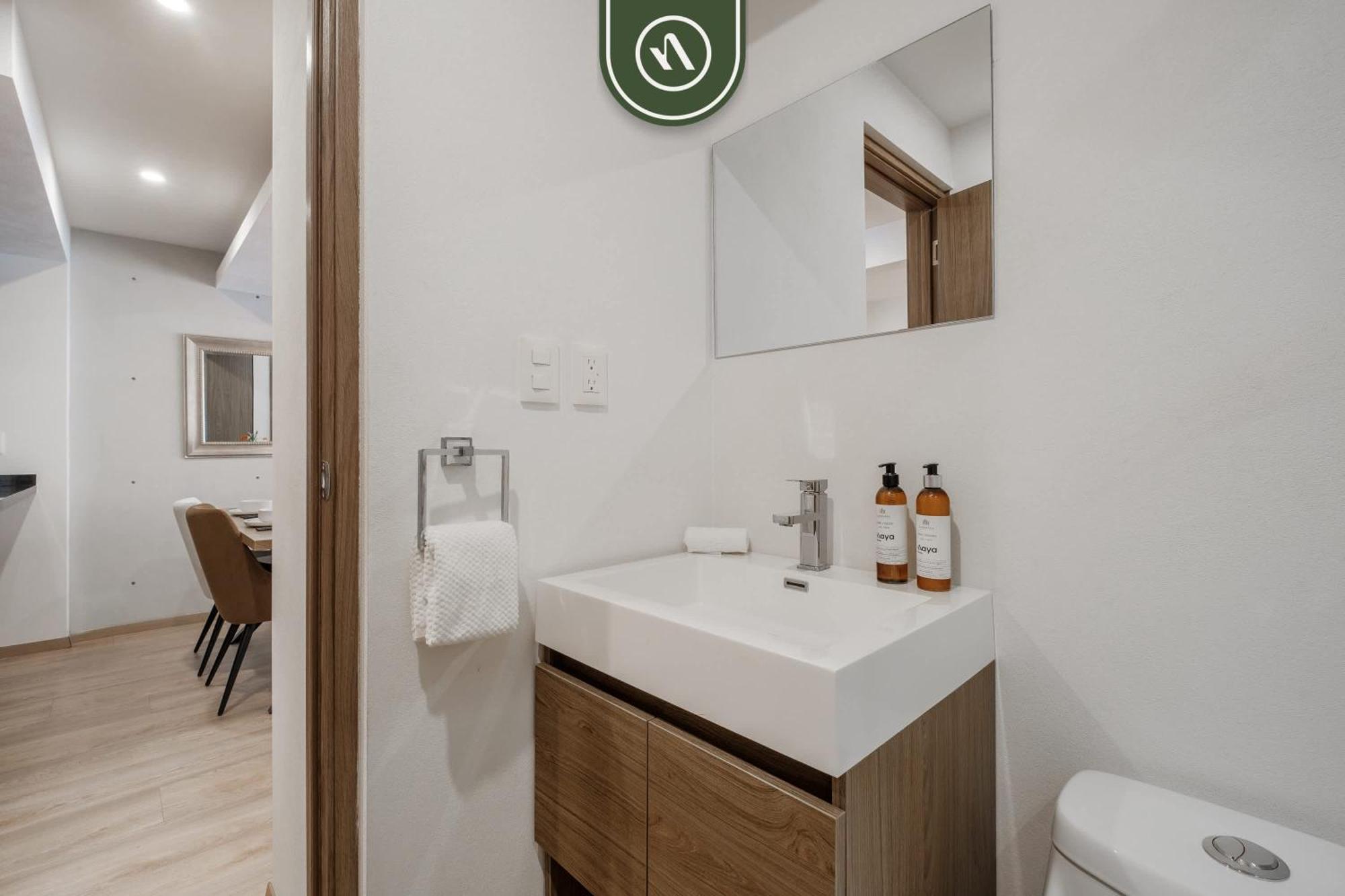 Amazing 2 Bedroom With Private Patio In Reforma *