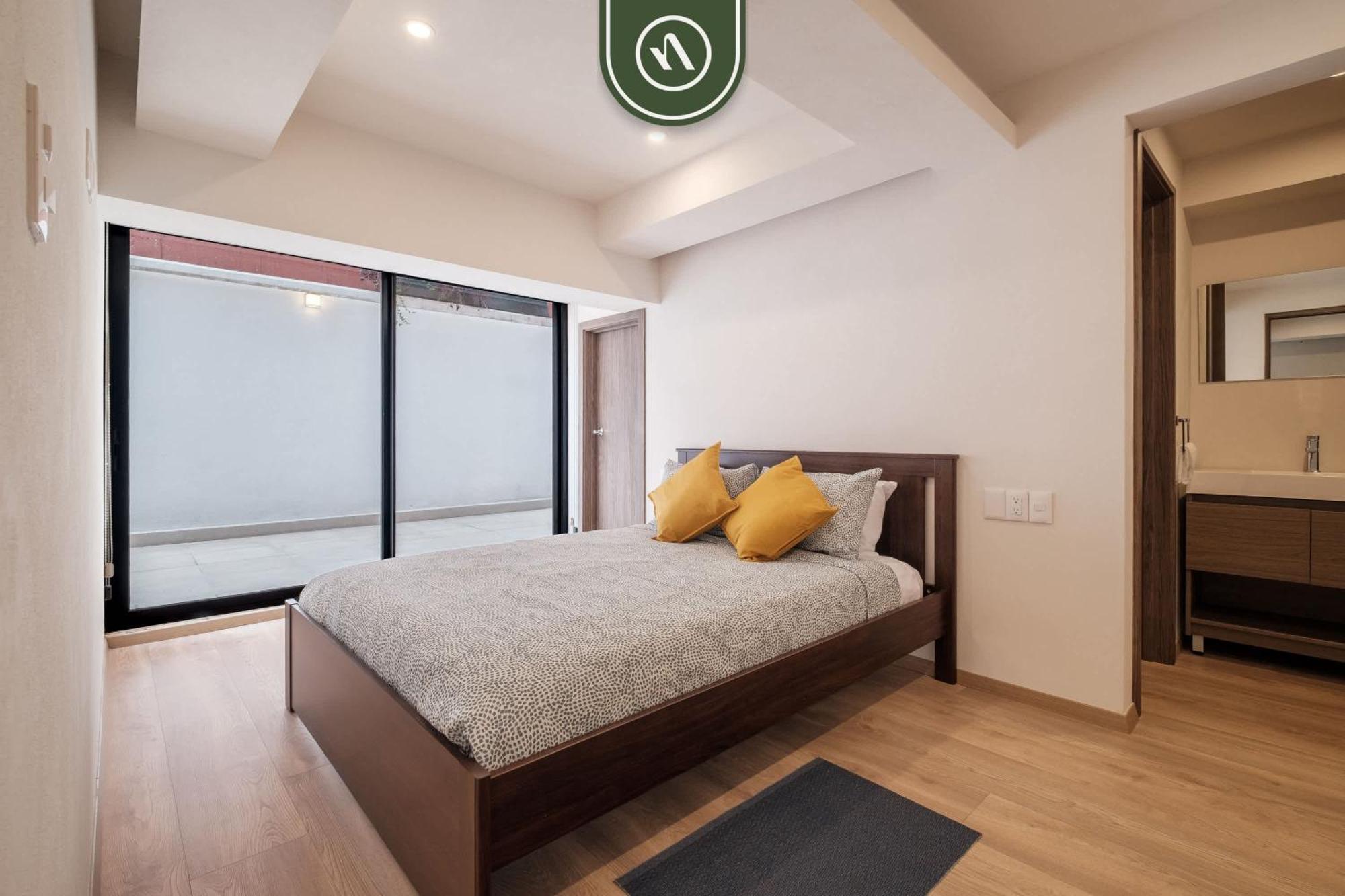 Amazing 2 Bedroom With Private Patio In Reforma *